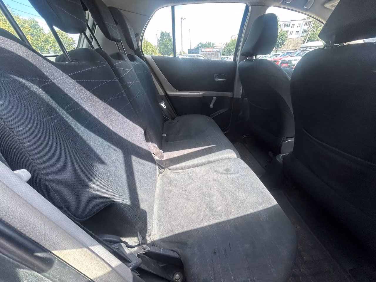 Toyota Yaris фото 8