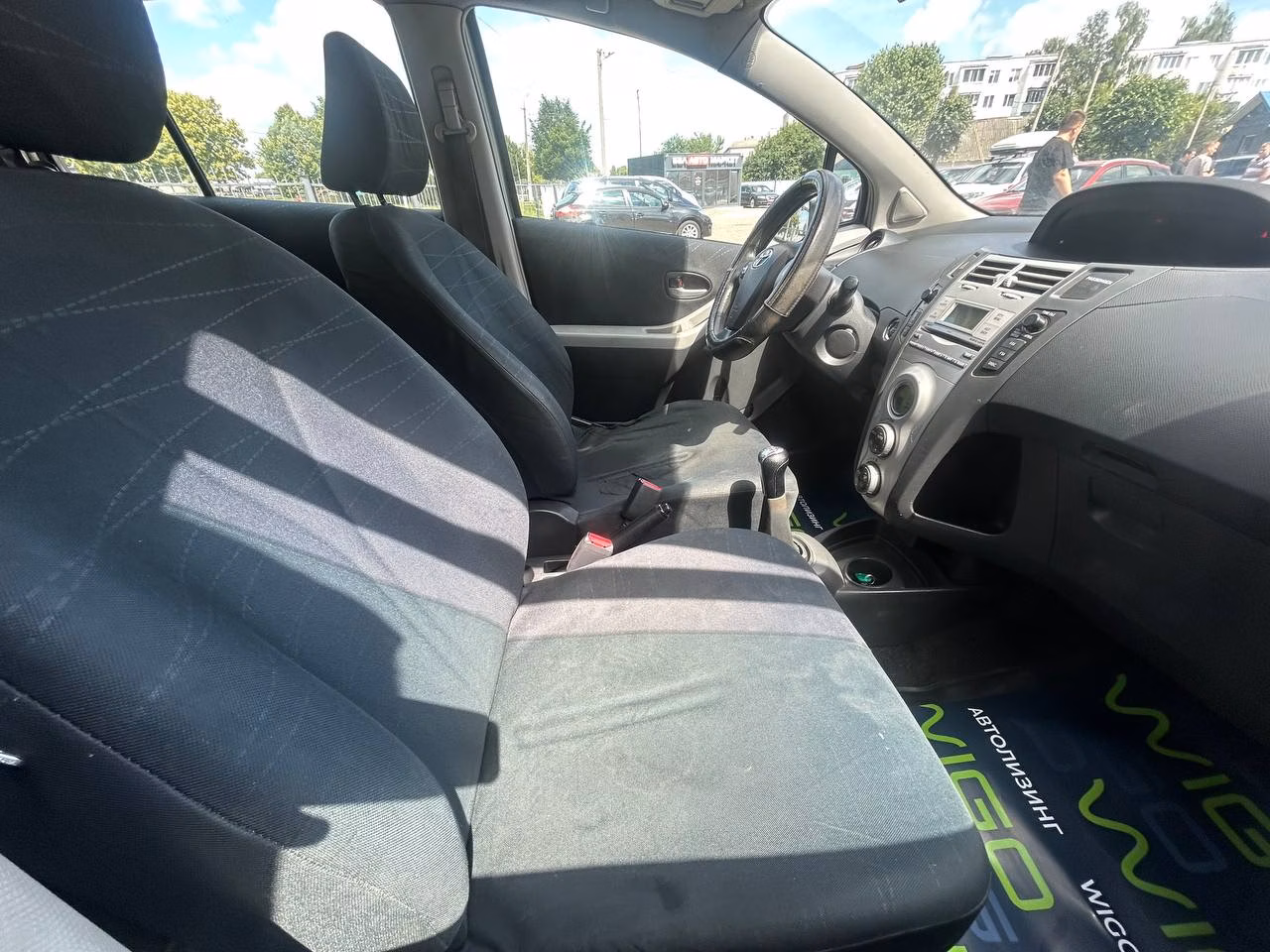 Toyota Yaris фото 9