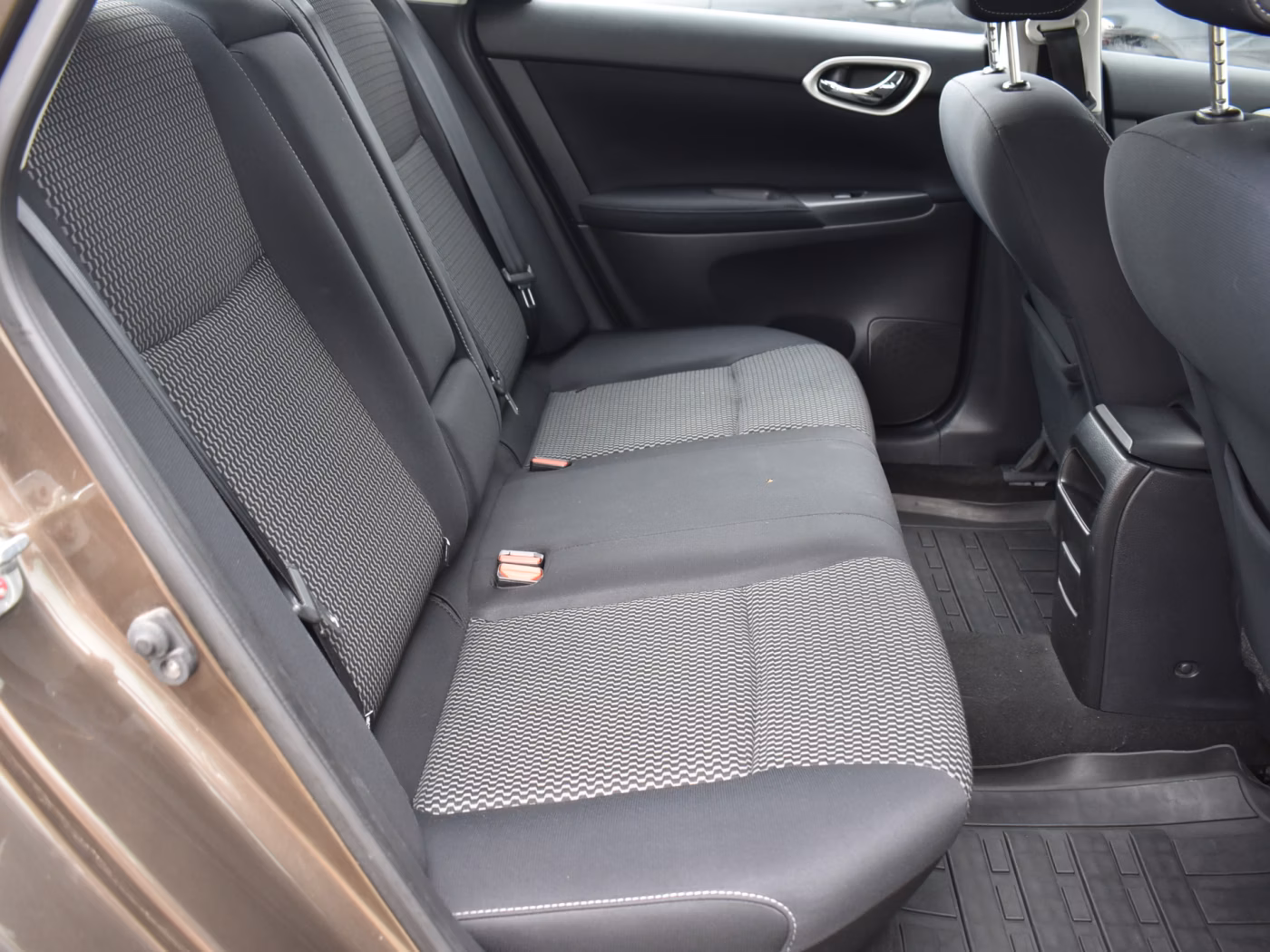 Nissan Sentra фото 11
