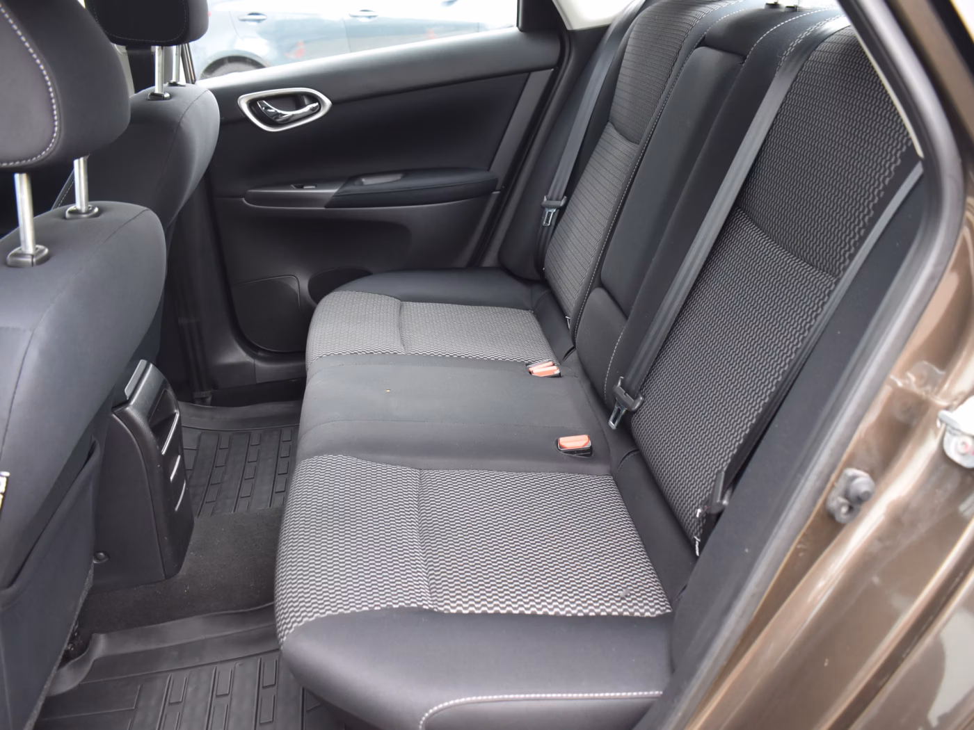 Nissan Sentra фото 10