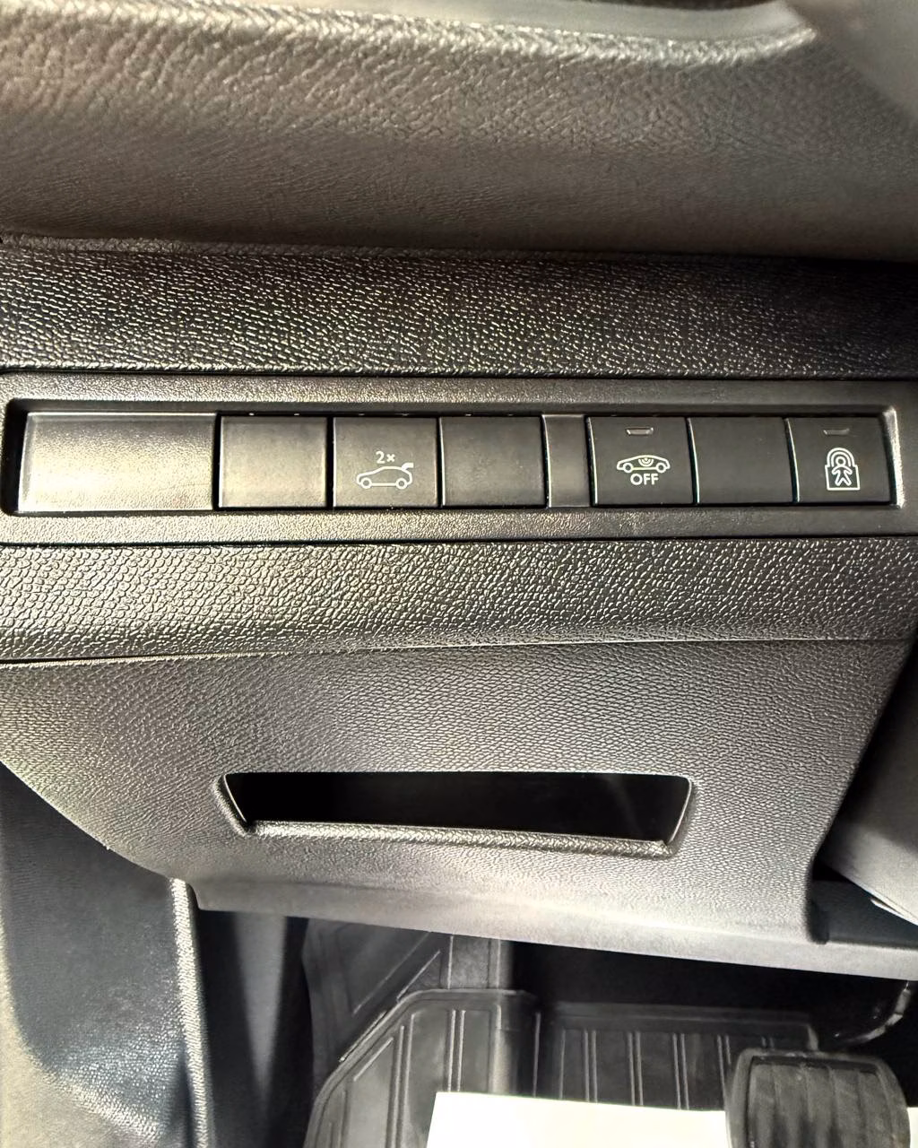 Peugeot 5008 фото 12