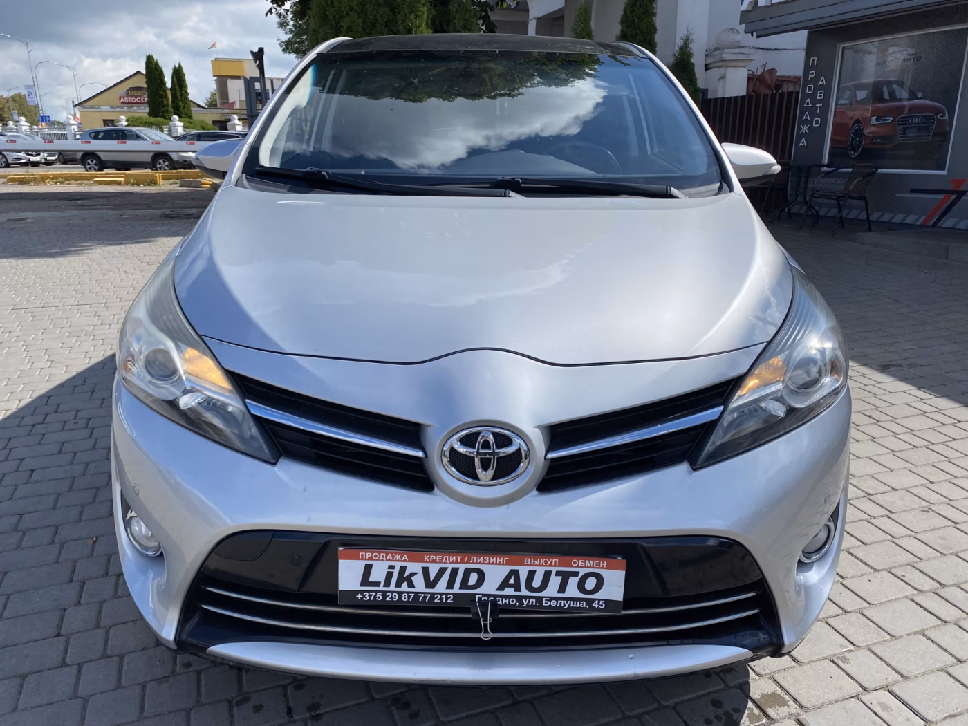 Toyota Verso фото 2
