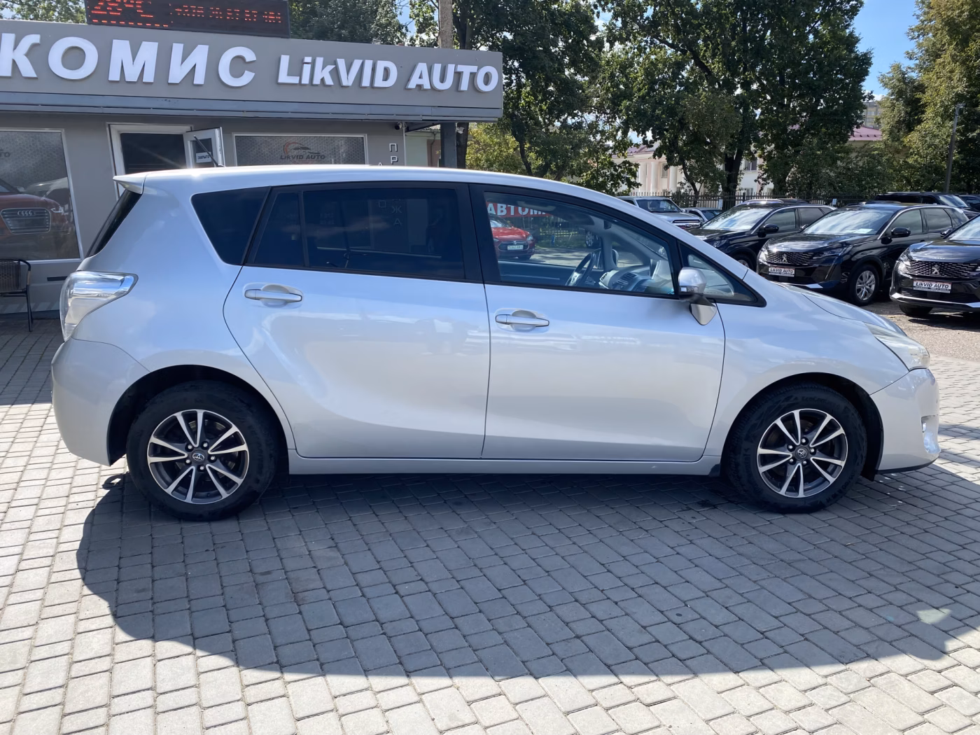 Toyota Verso фото 8