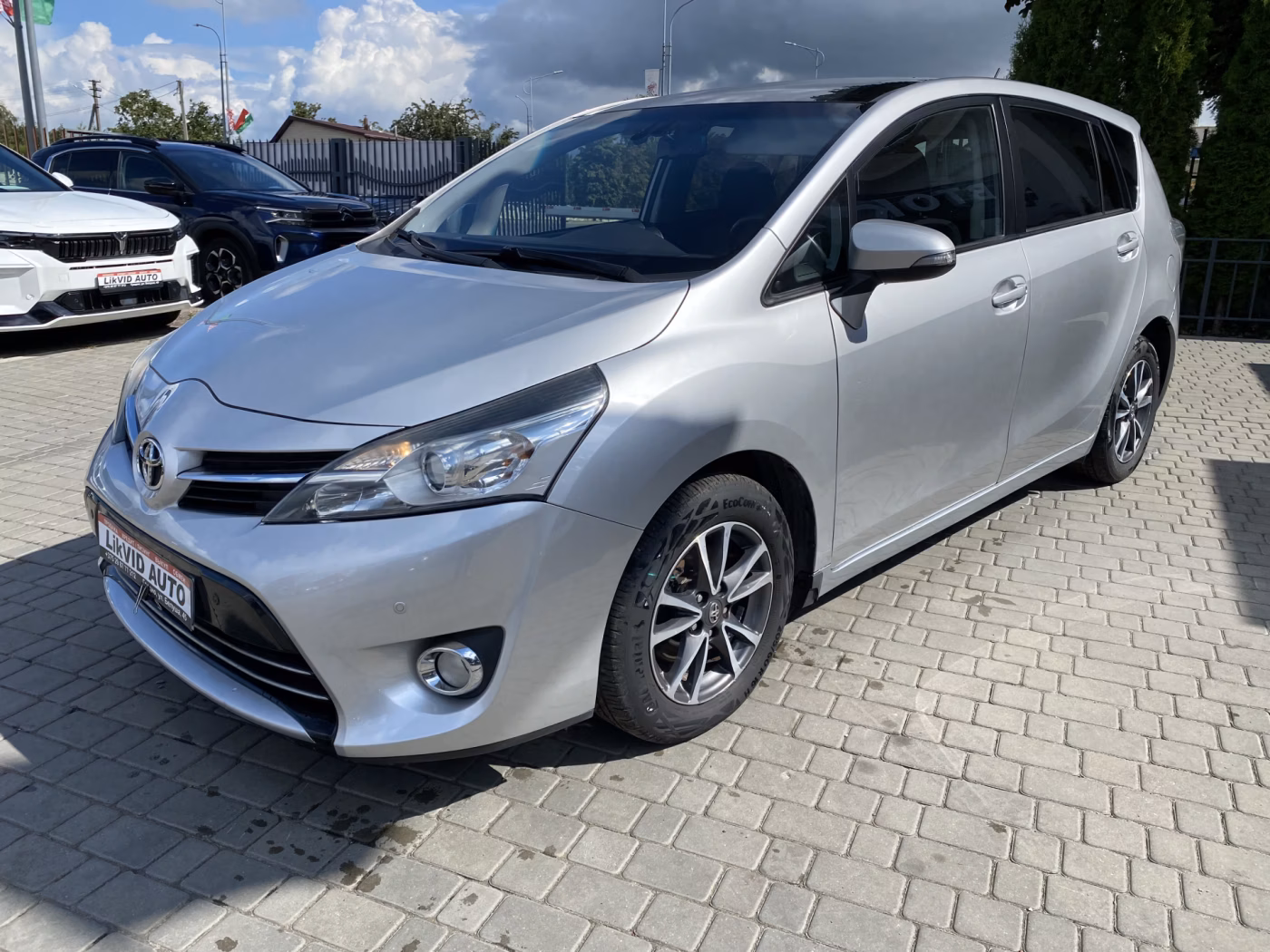Toyota Verso фото 3