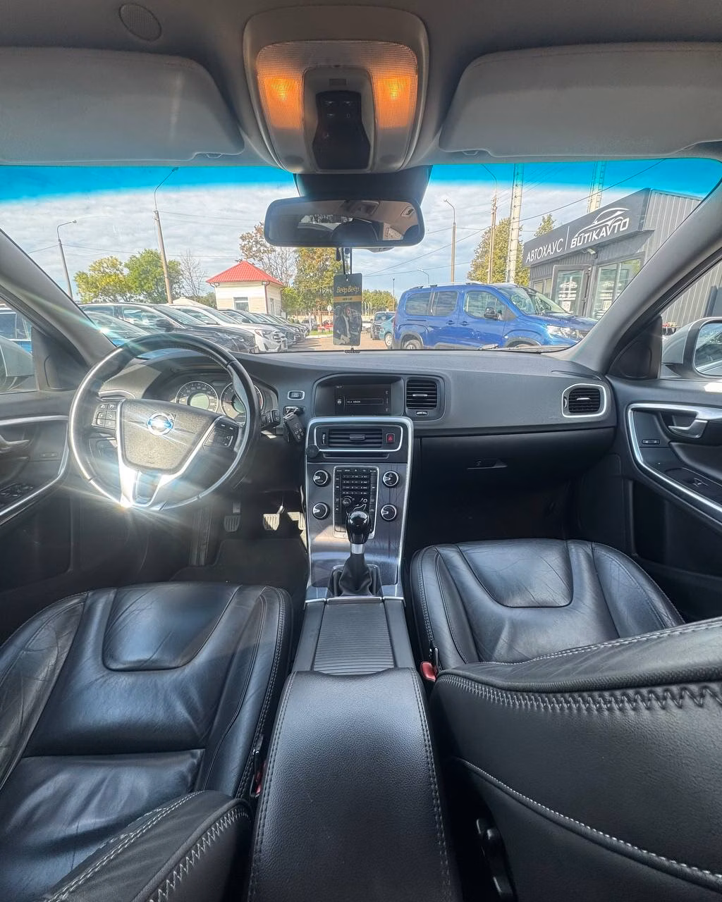 Volvo V60 фото 9