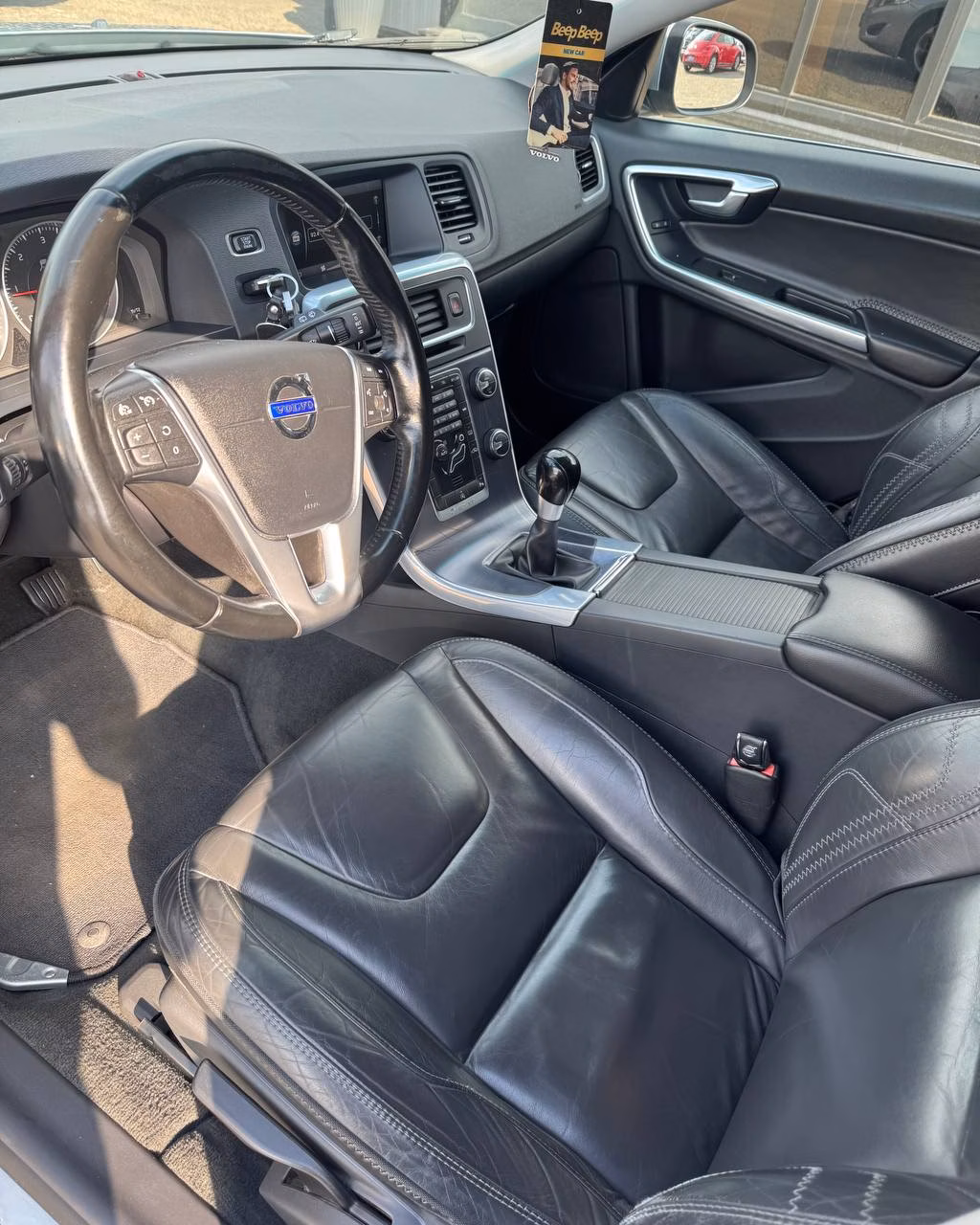 Volvo V60 фото 10