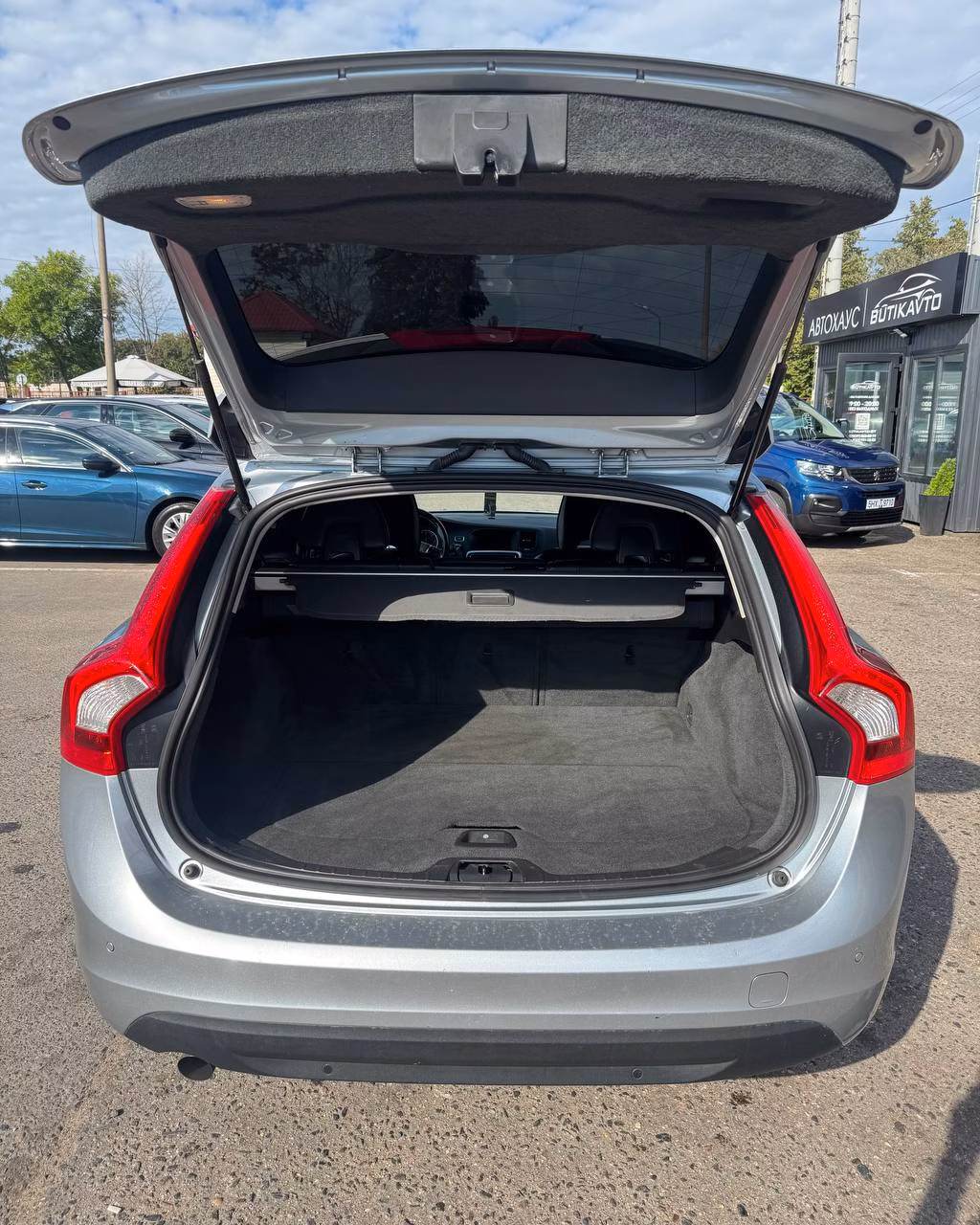 Volvo V60 фото 12