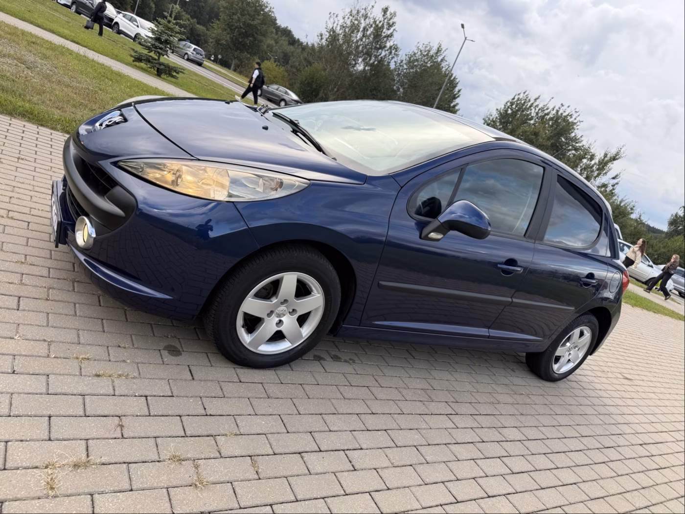 Peugeot 207 фото 6
