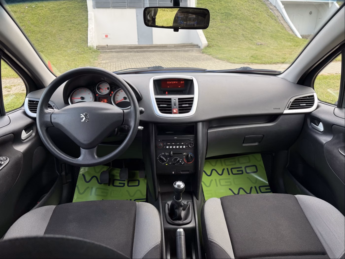 Peugeot 207 фото 7
