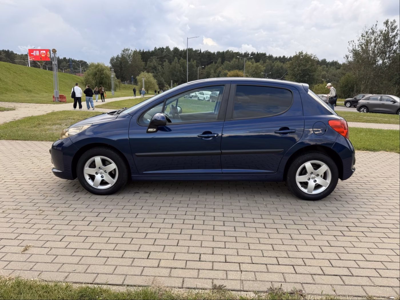 Peugeot 207 фото 12