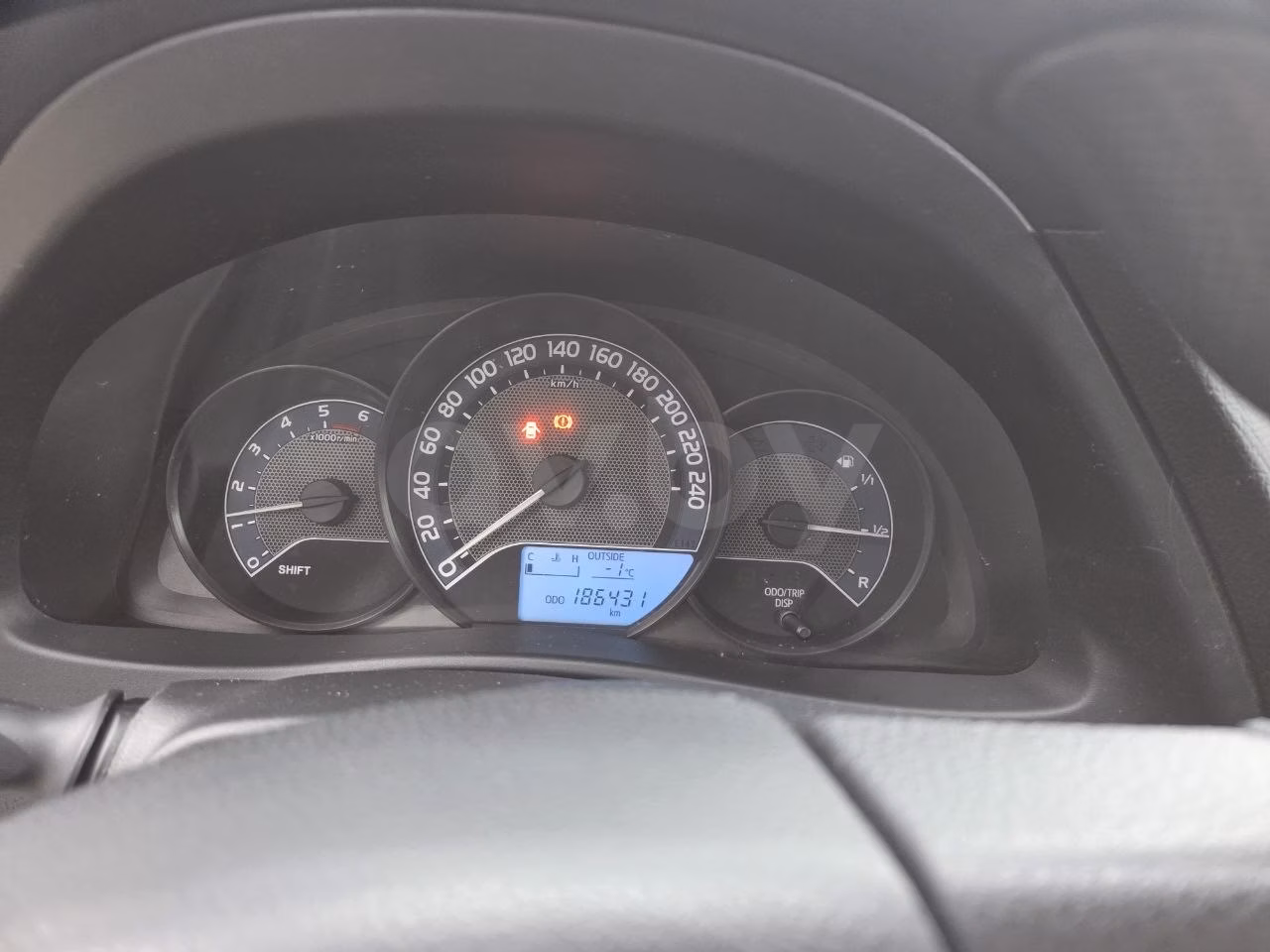 Toyota Auris фото 7
