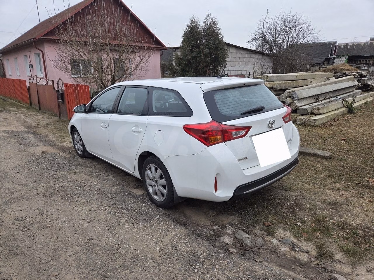 Toyota Auris фото 3