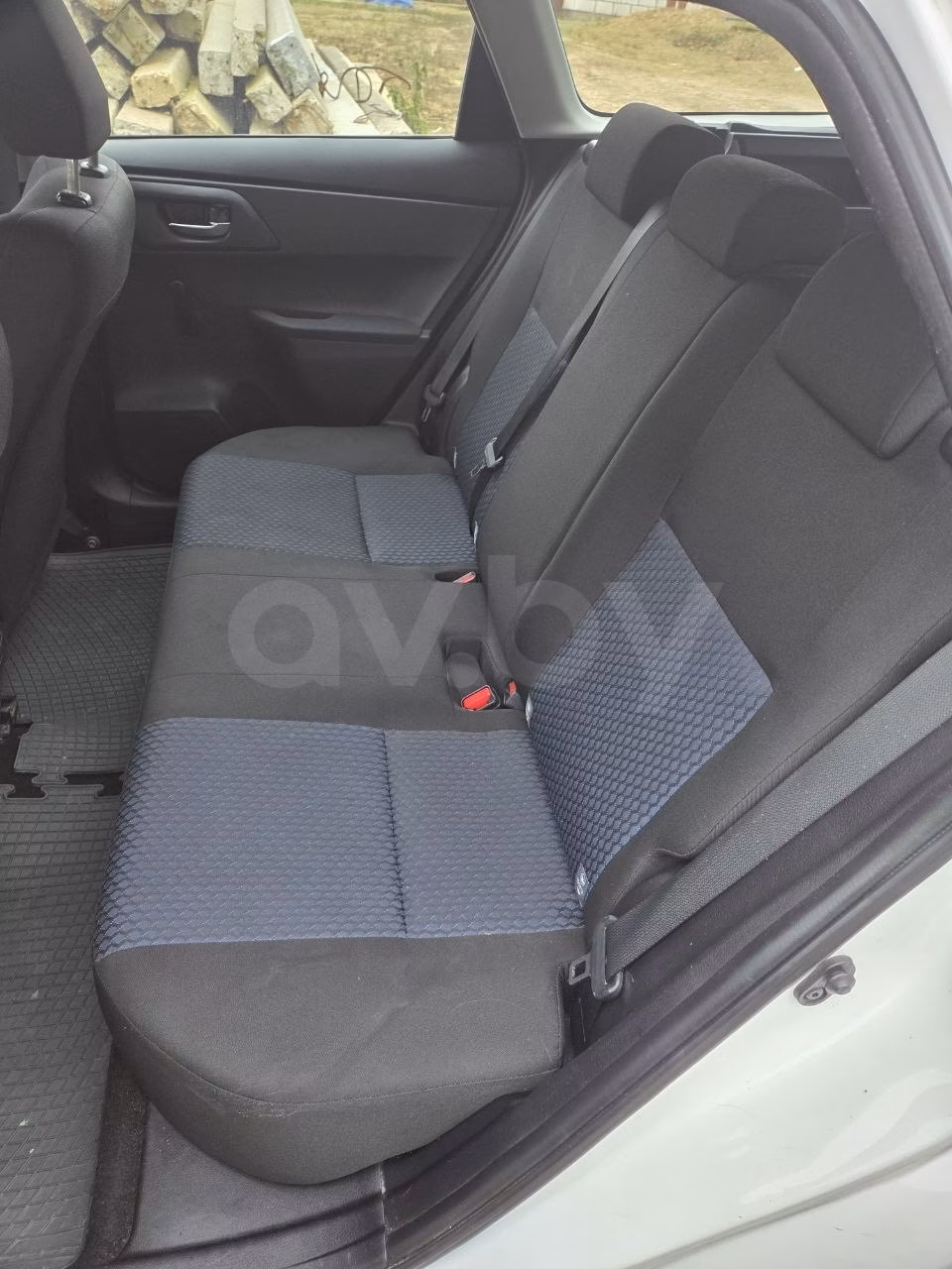 Toyota Auris фото 8