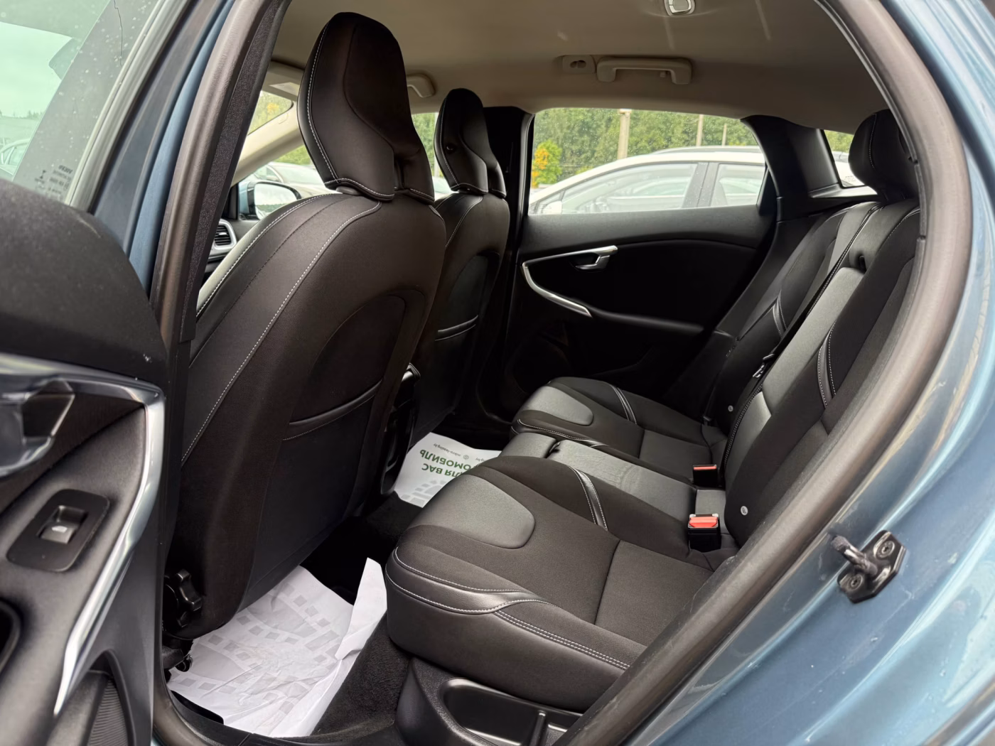 Volvo V40 фото 10