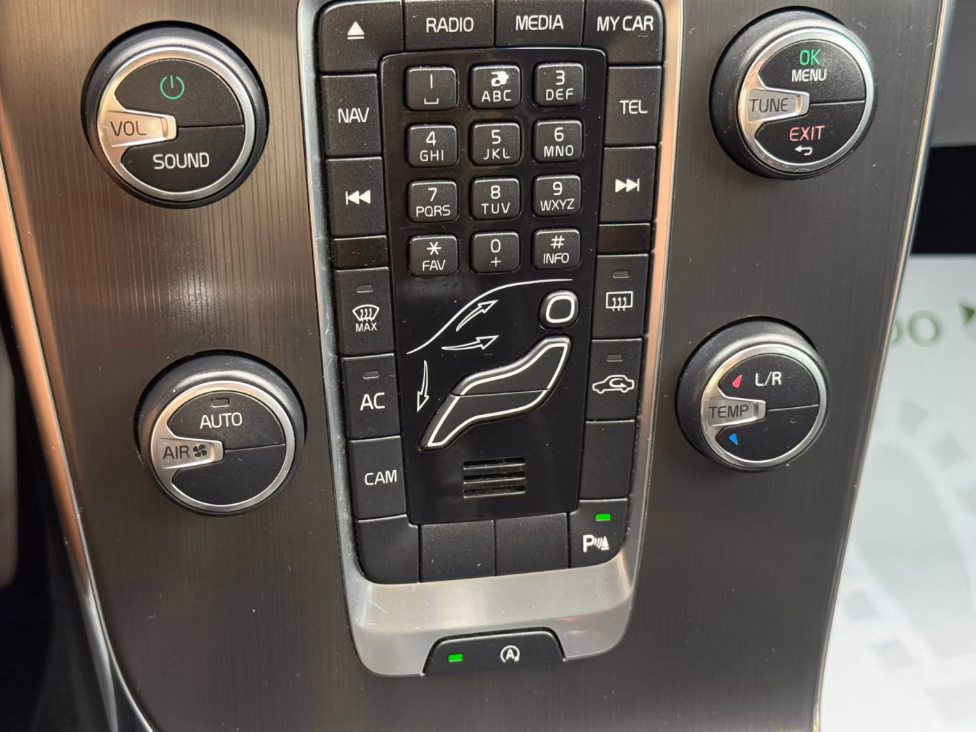 Volvo V40 фото 15