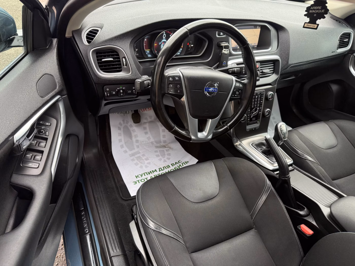 Volvo V40 фото 9