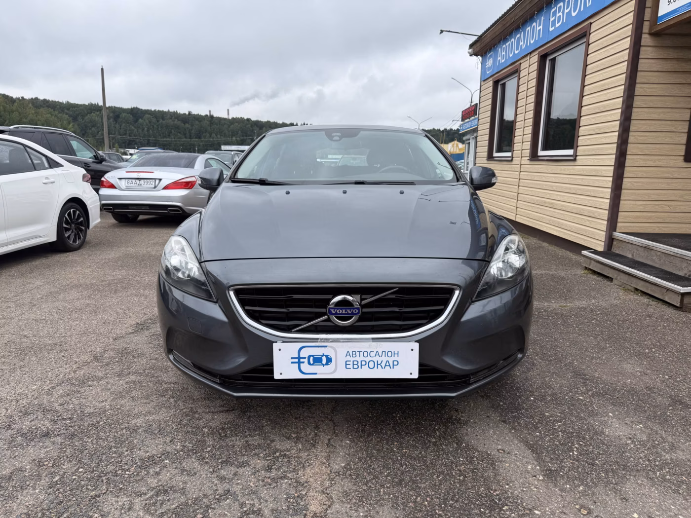 Volvo V40 фото 3