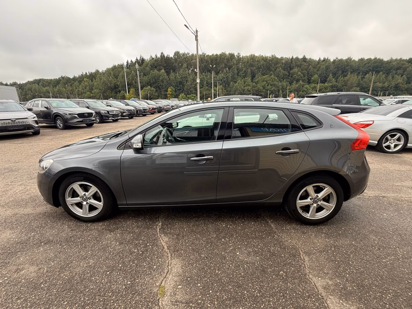 Volvo V40 фото 8