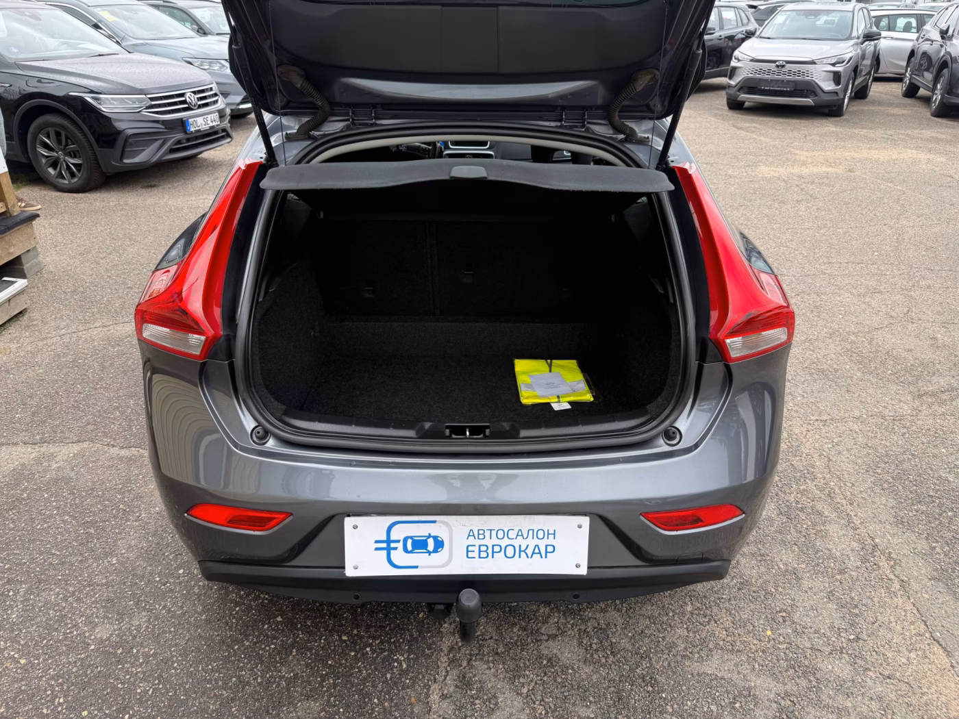 Volvo V40 фото 11