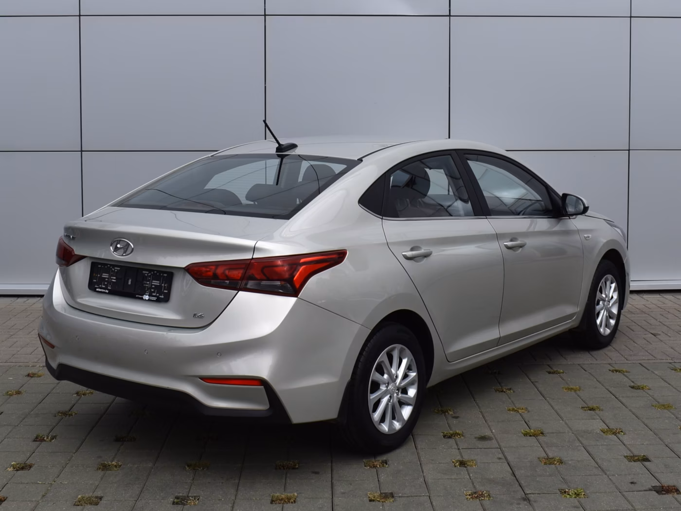 Hyundai Accent фото 4