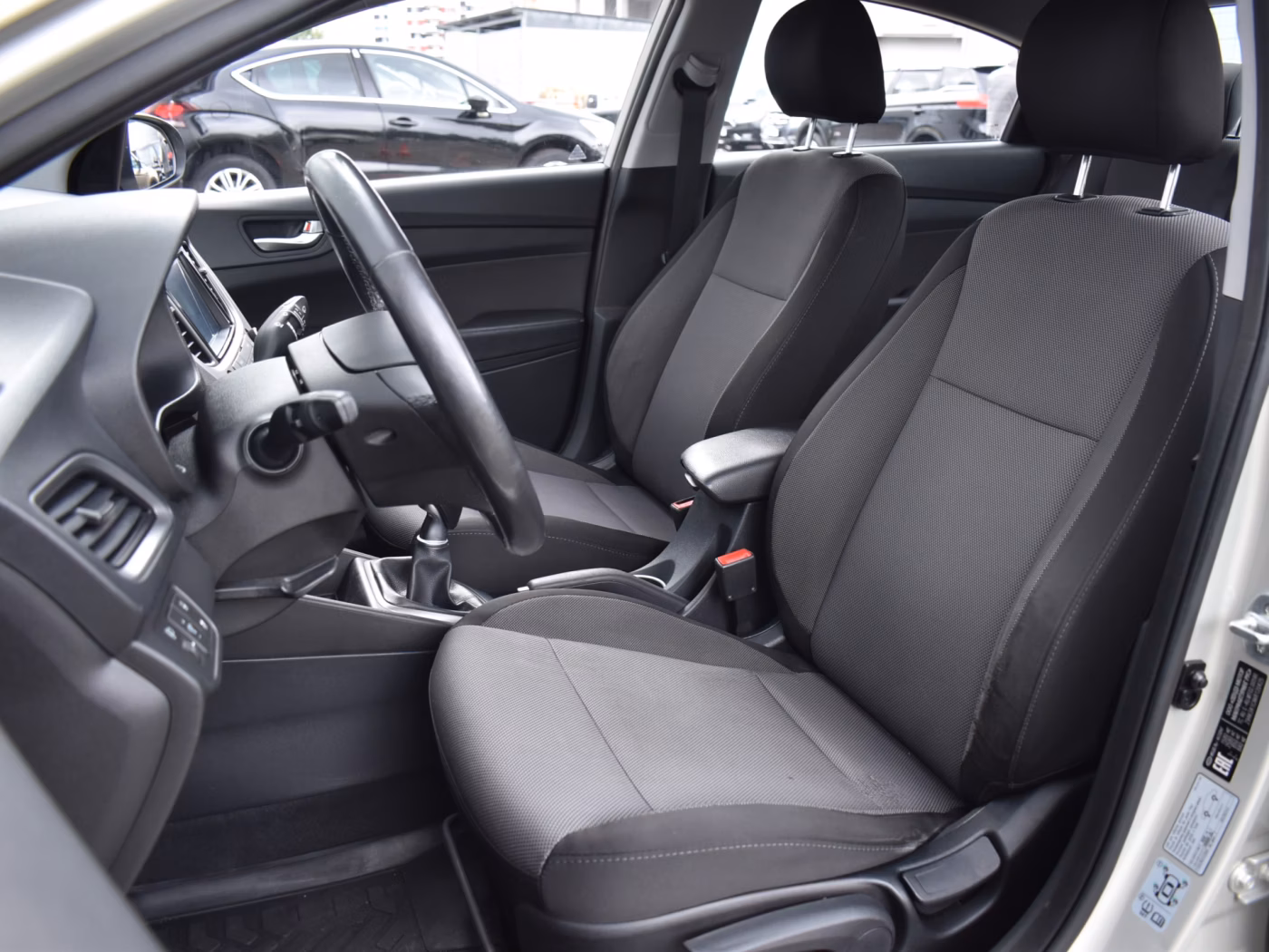 Hyundai Accent фото 7