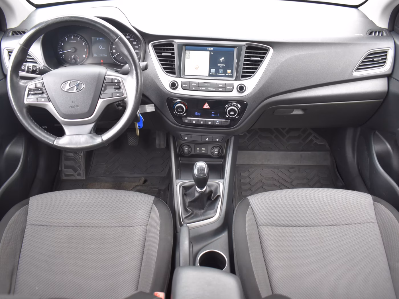 Hyundai Accent фото 9