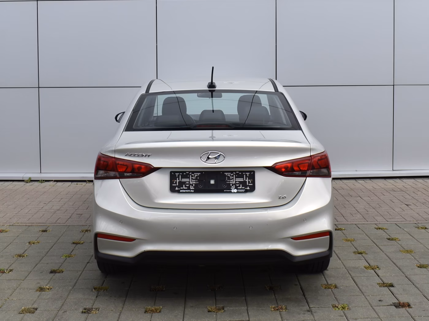 Hyundai Accent фото 5