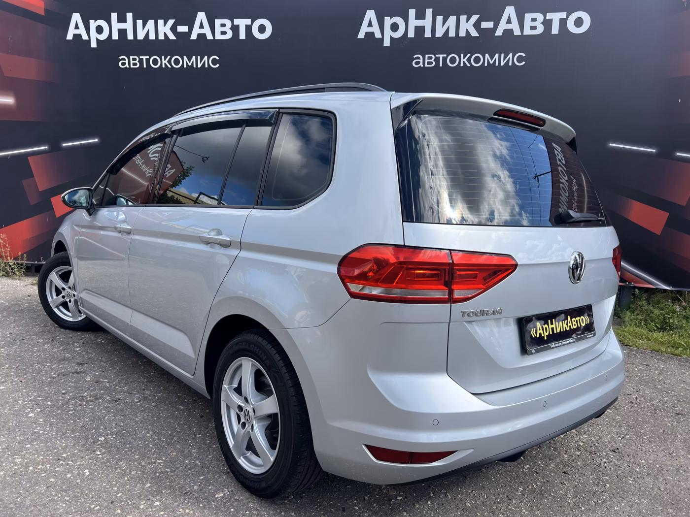 Volkswagen Touran фото 3