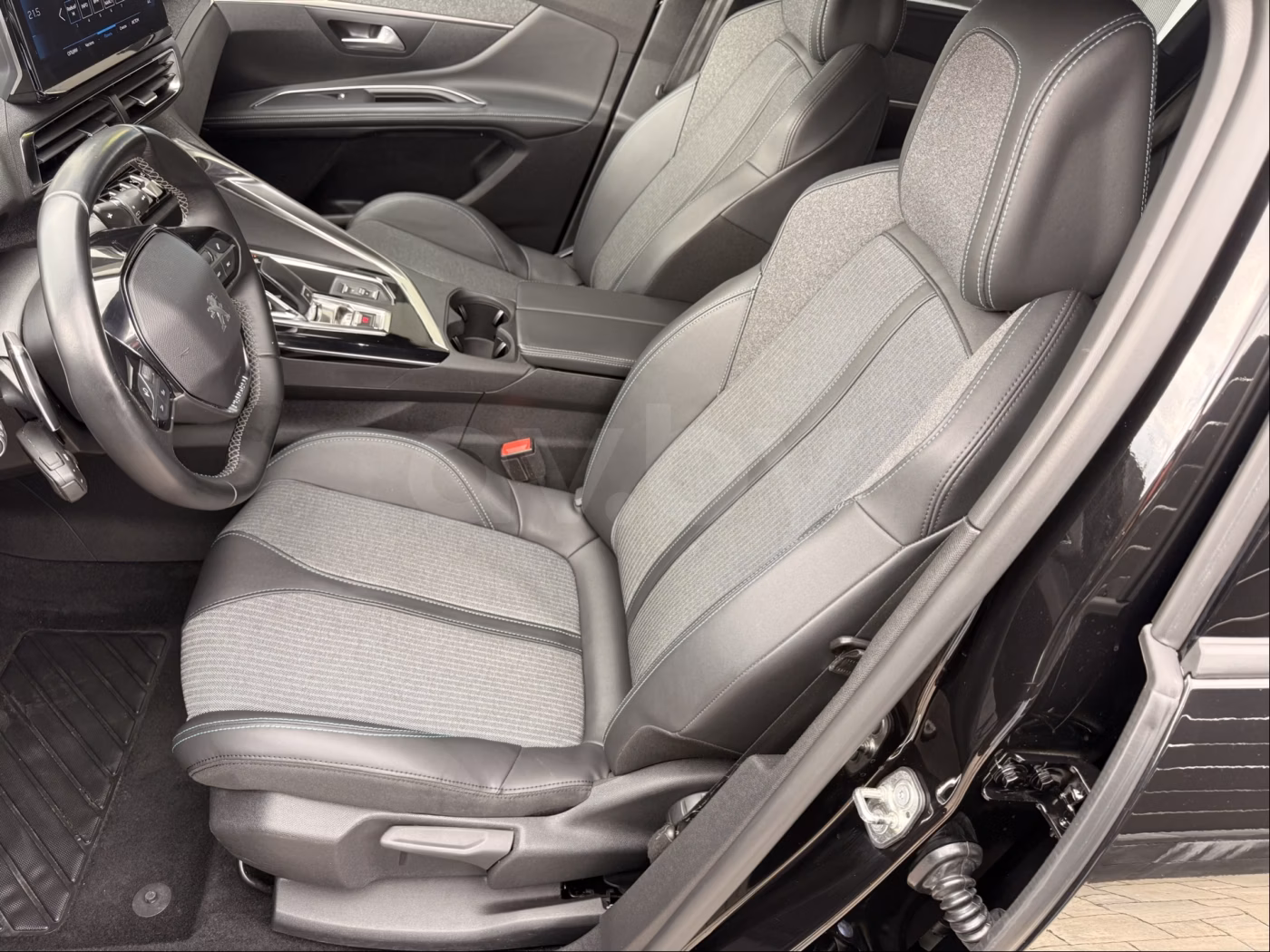 Peugeot 5008 фото 9