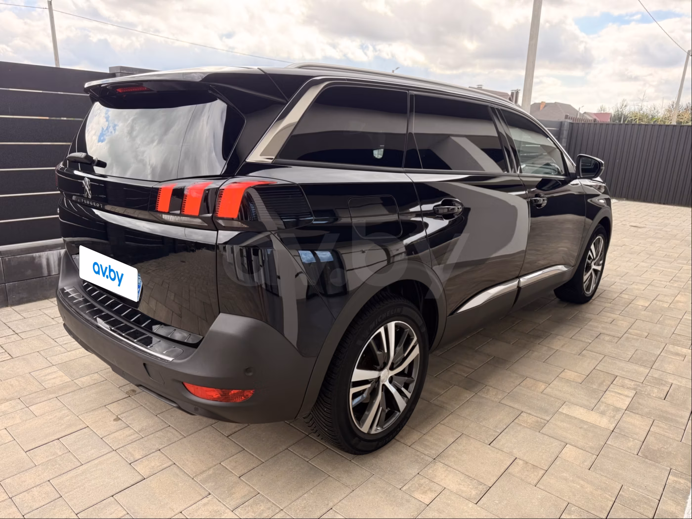 Peugeot 5008 фото 3