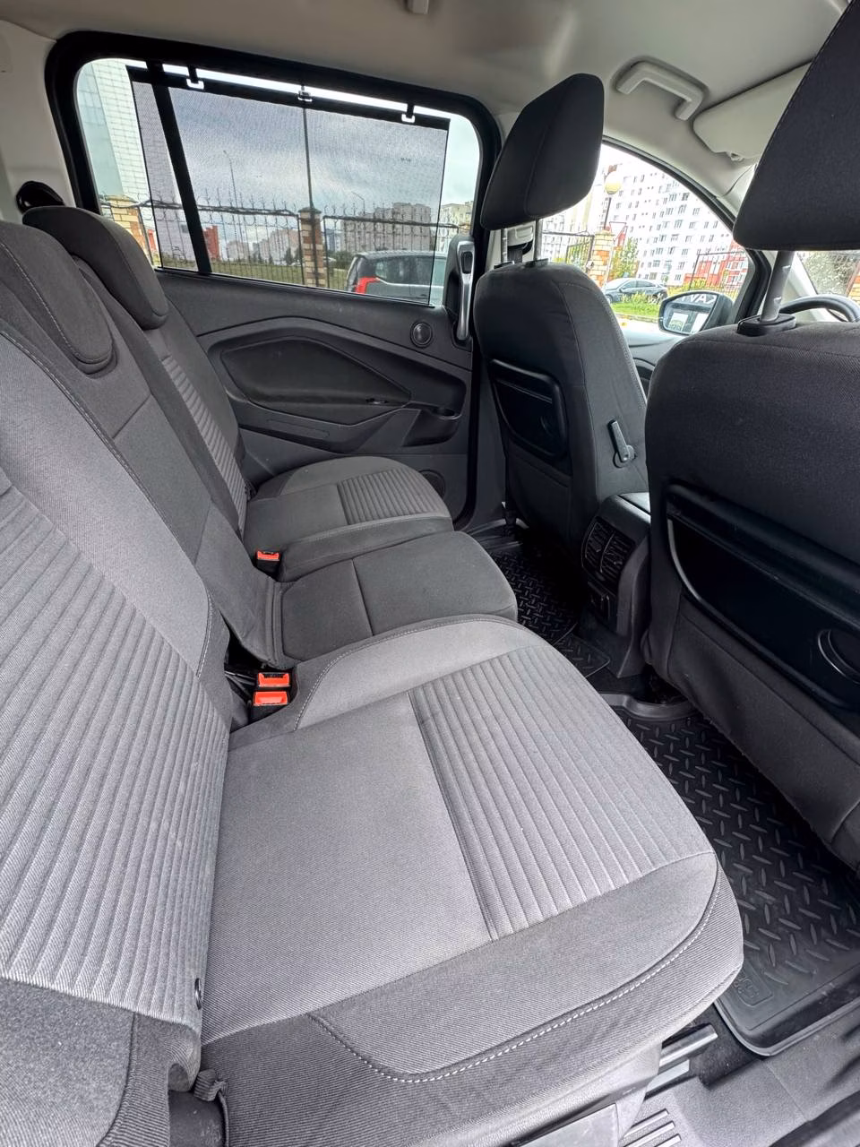 Ford Grand C-Max фото 14