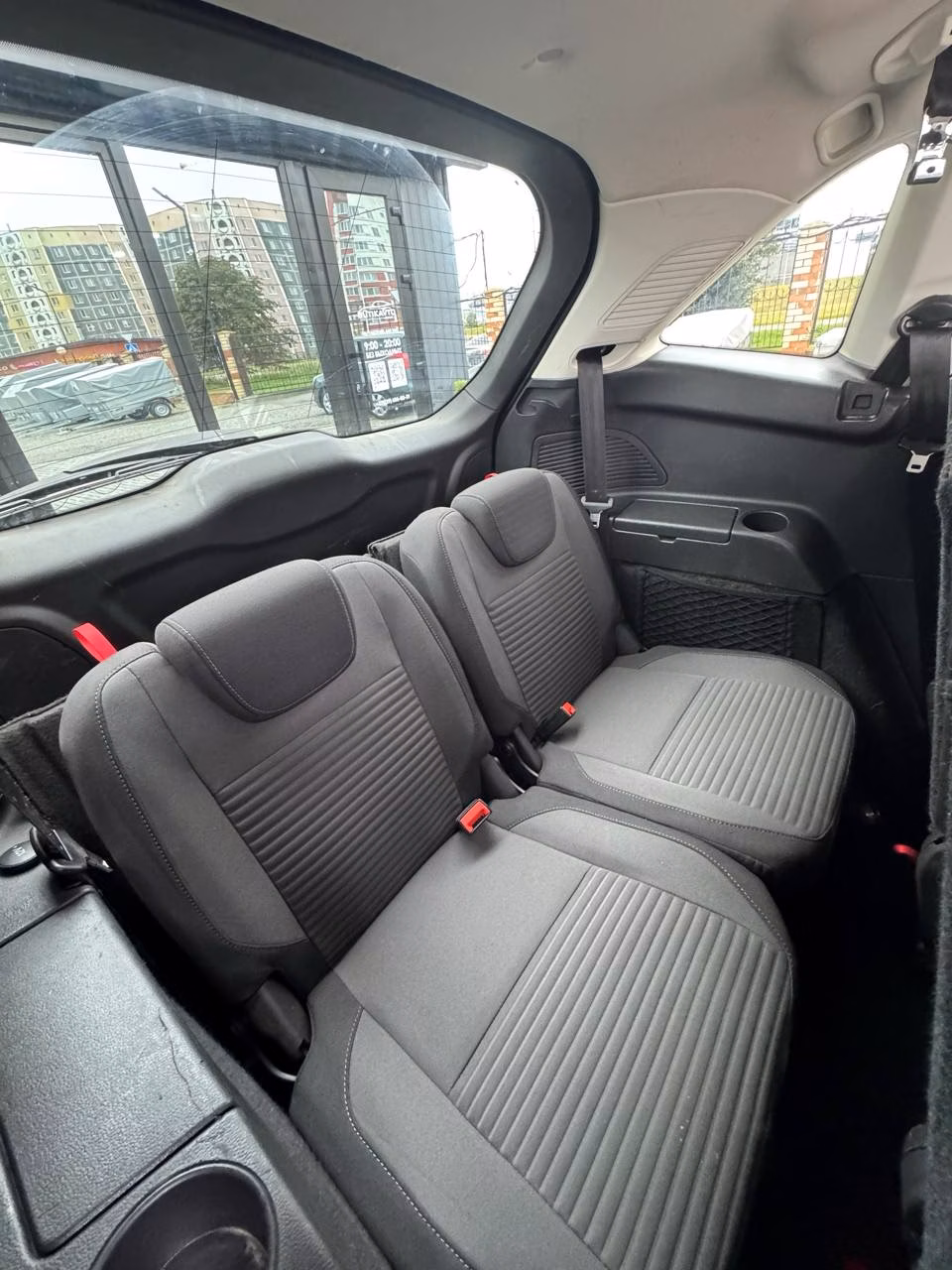 Ford Grand C-Max фото 15