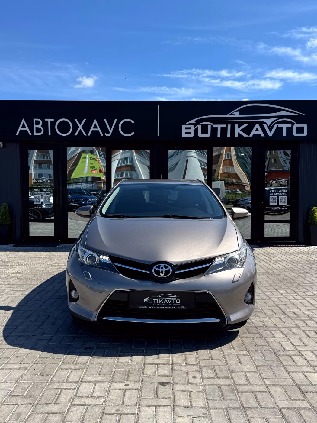 Toyota Auris фото 2