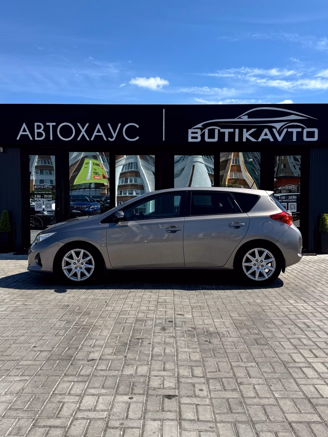 Toyota Auris фото 8