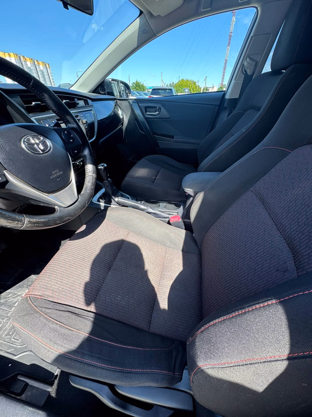Toyota Auris фото 10