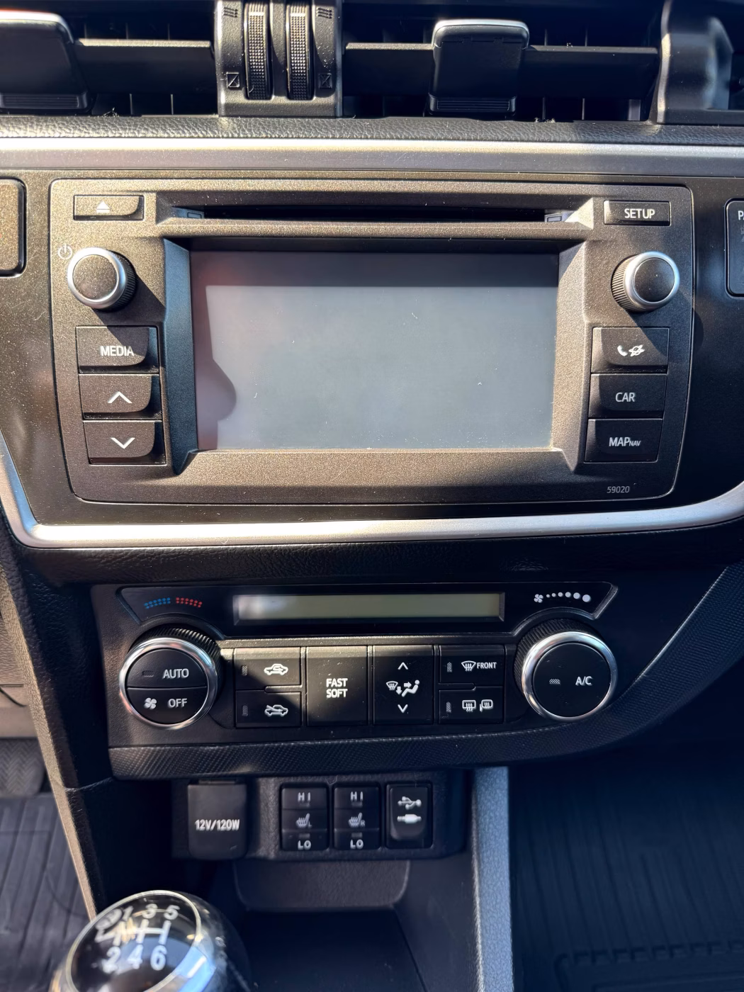 Toyota Auris фото 15