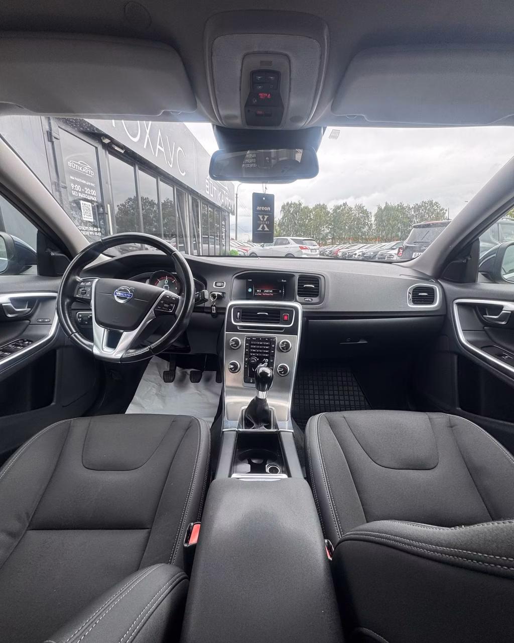 Volvo V60 фото 9