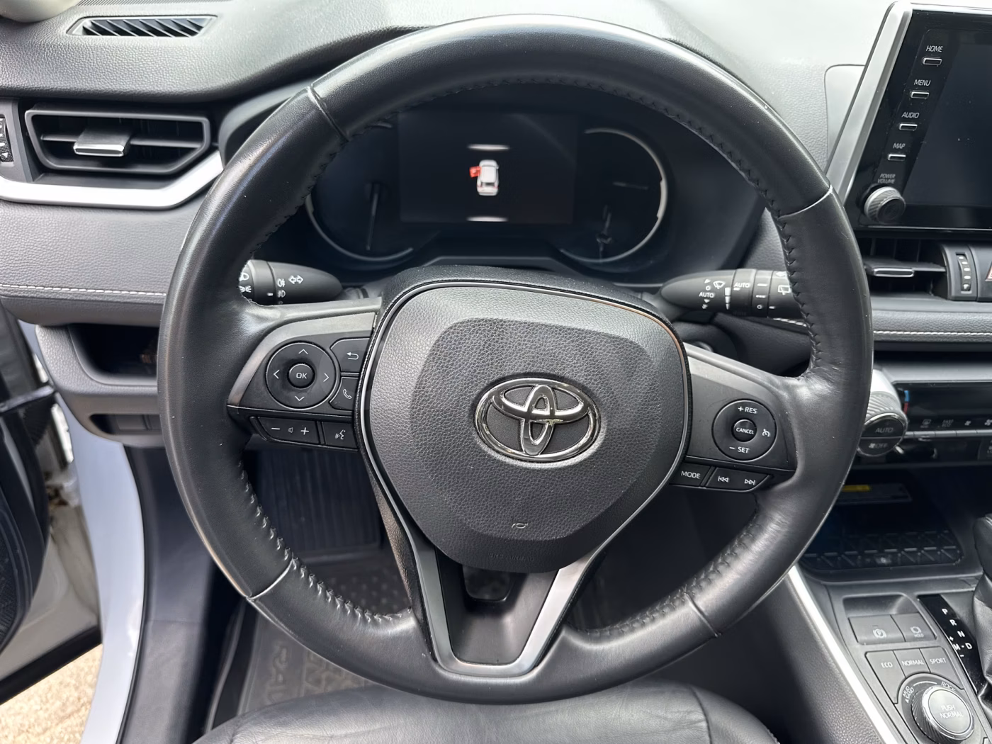 Toyota RAV4 фото 12