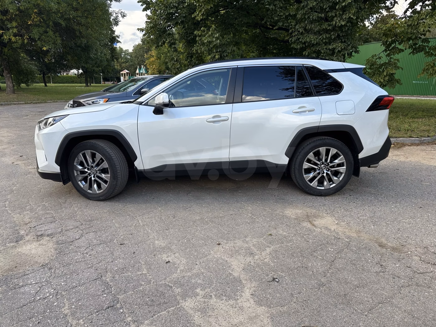 Toyota RAV4 фото 10
