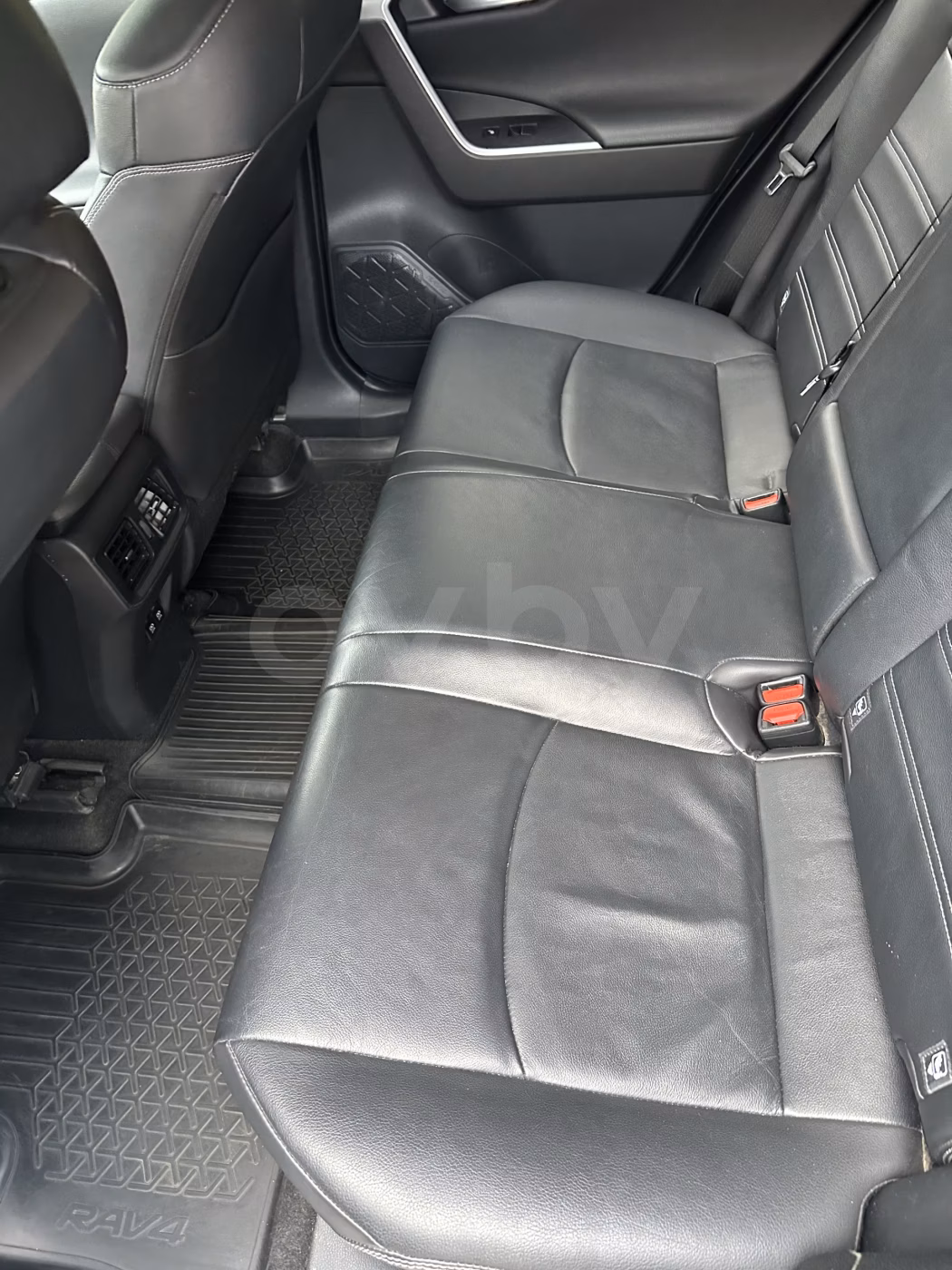 Toyota RAV4 фото 16