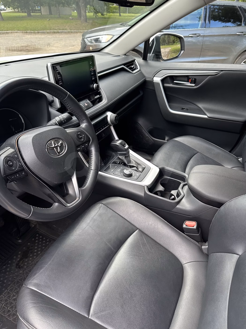 Toyota RAV4 фото 14