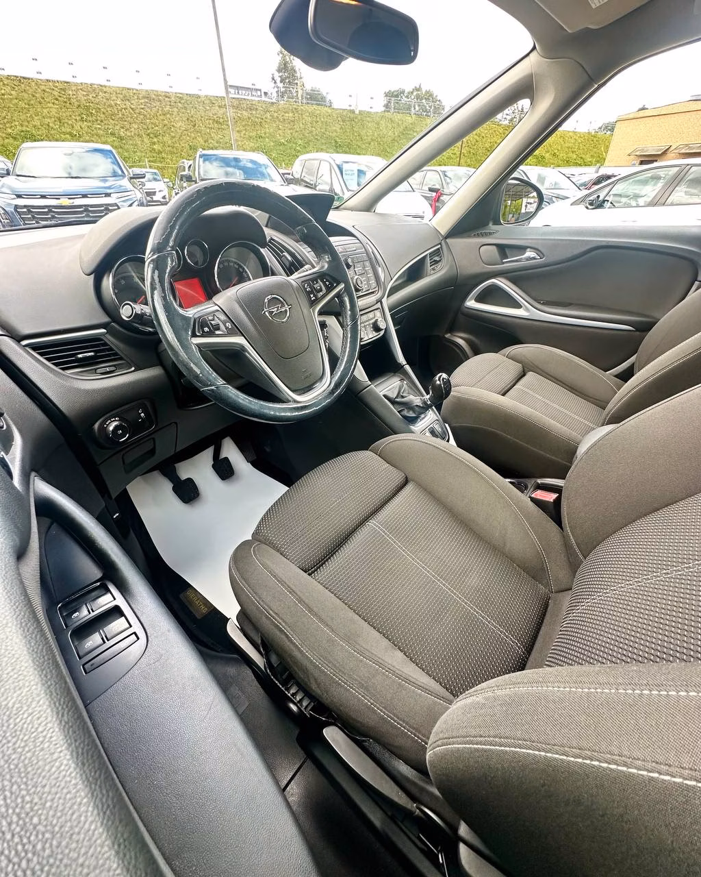 Opel Zafira фото 9