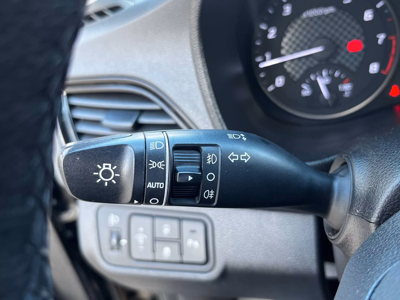 Hyundai Accent фото 14
