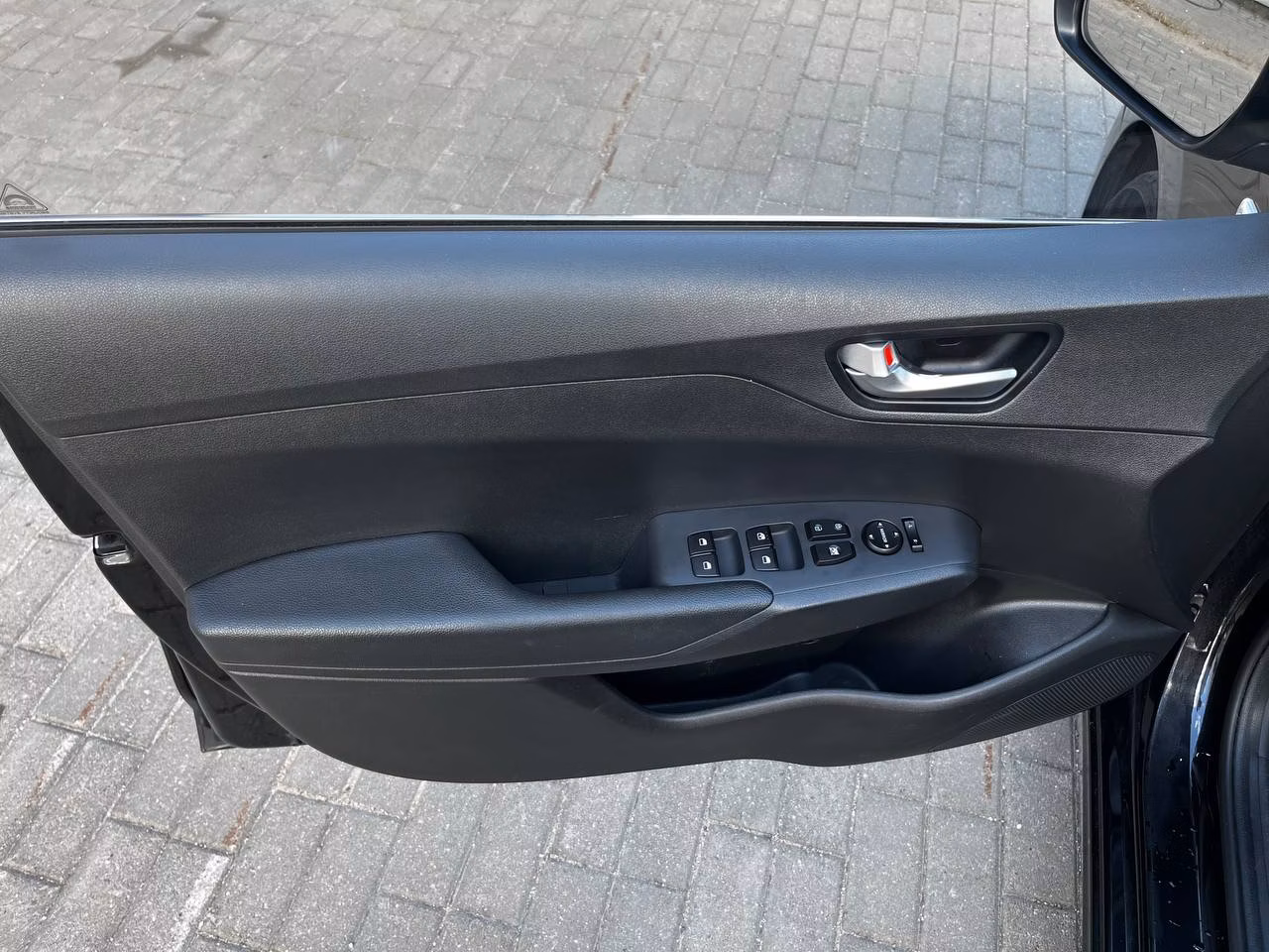 Hyundai Accent фото 9