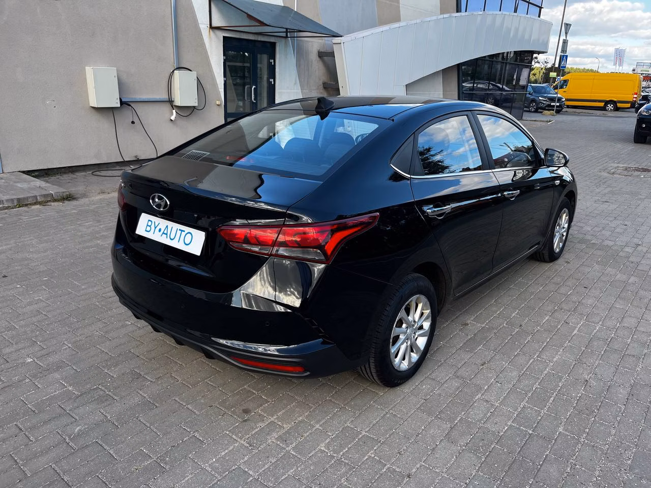 Hyundai Accent фото 3
