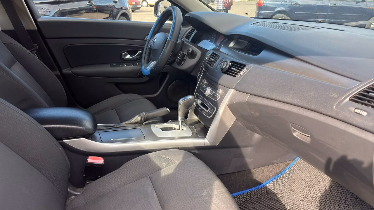 Renault Latitude фото 12