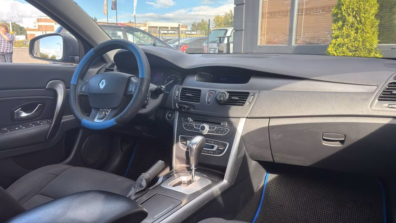 Renault Latitude фото 11