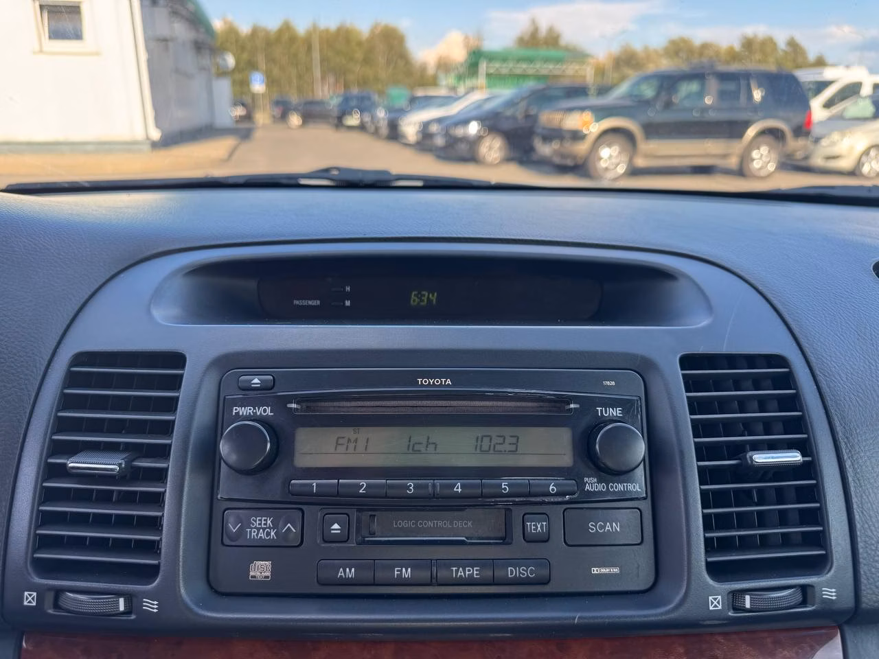 Toyota Camry фото 15