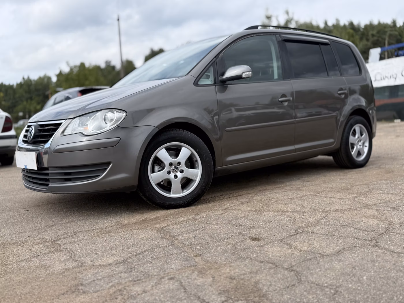 Volkswagen Touran фото 2