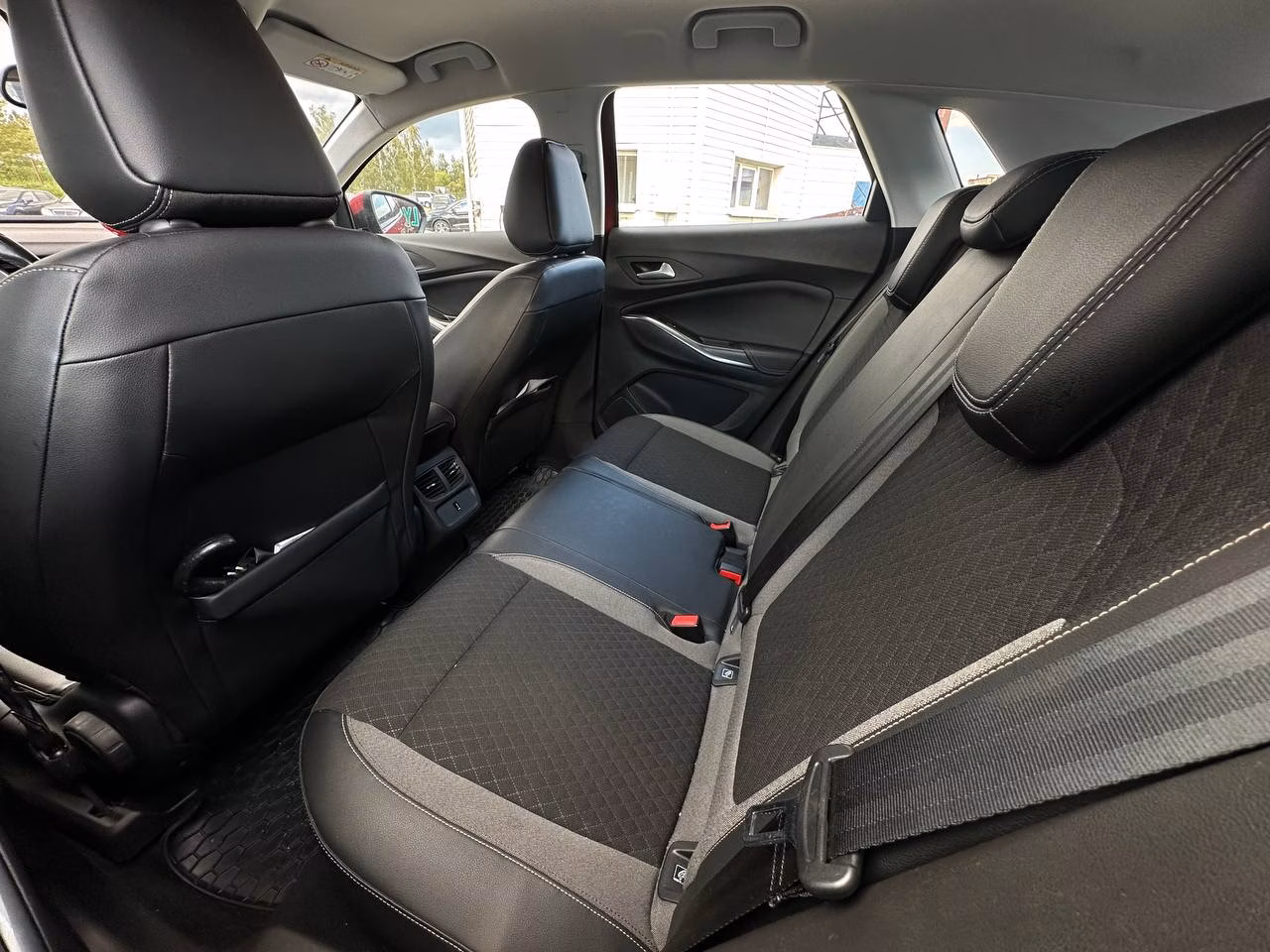 Opel Grandland X фото 11